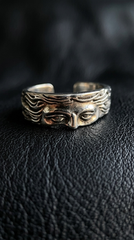 The Oculus Ring
